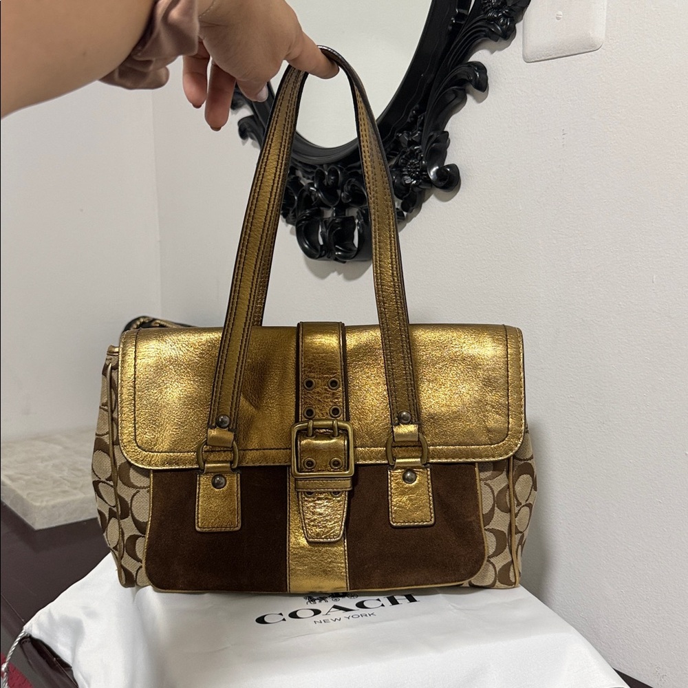 Coach Vintage Limited Edition 2004  Brown & Gold Leather Shoulder Bag🎀🎀🎀